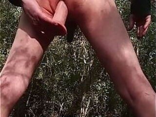 Me follo en el bosque de pie