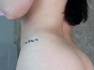 Provando lingerie com uma linda jovem de bunda grande e