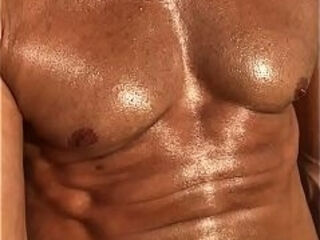 BEACHBODY PORNSTAR MAXXX LOADZ AT THE BEACH SHOWING OFF HIS ABS