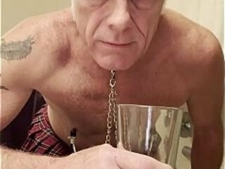 Sissy Perry drinks his pee!